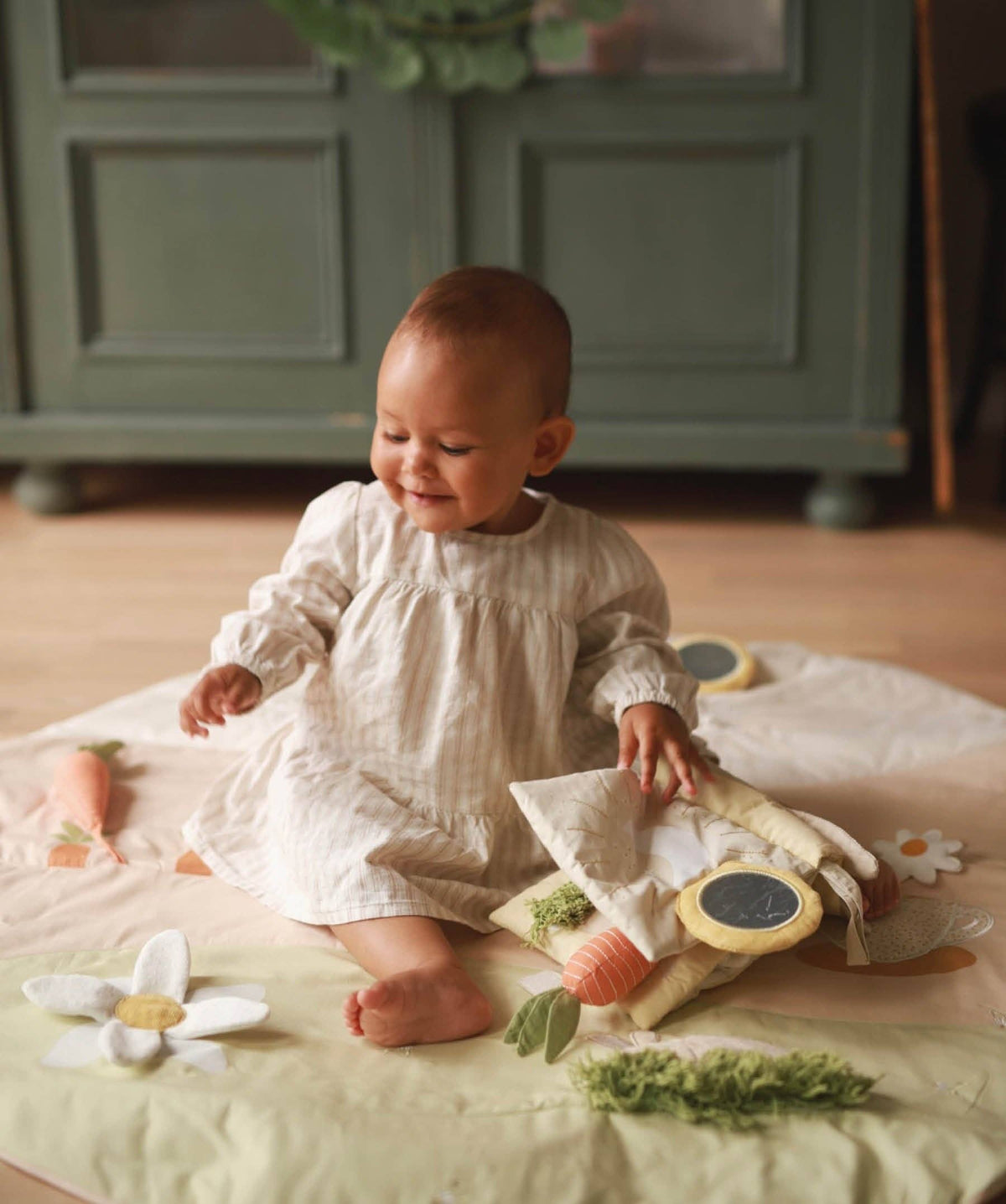 Livre éveil en tissu pour bébé - Contes du lapin