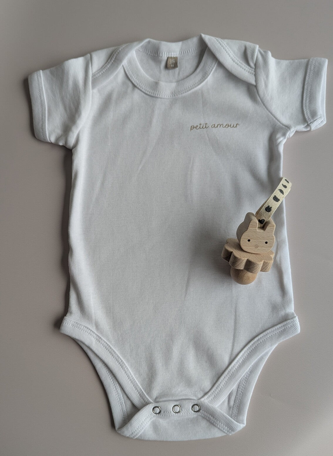 Body bébé manches courtes “Petit amour” – Coton bio